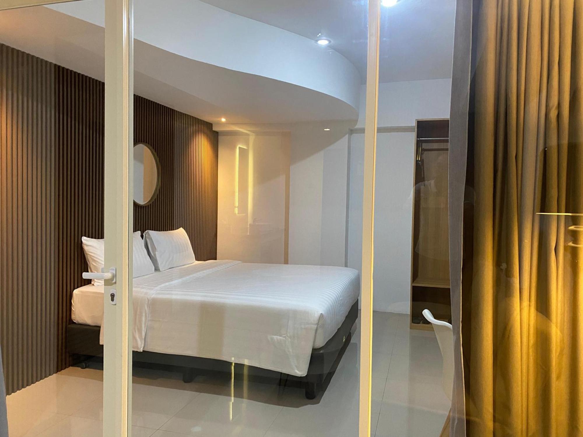 Nemuru Hotel Ciputat Pondokcabe Hilir Bagian luar foto