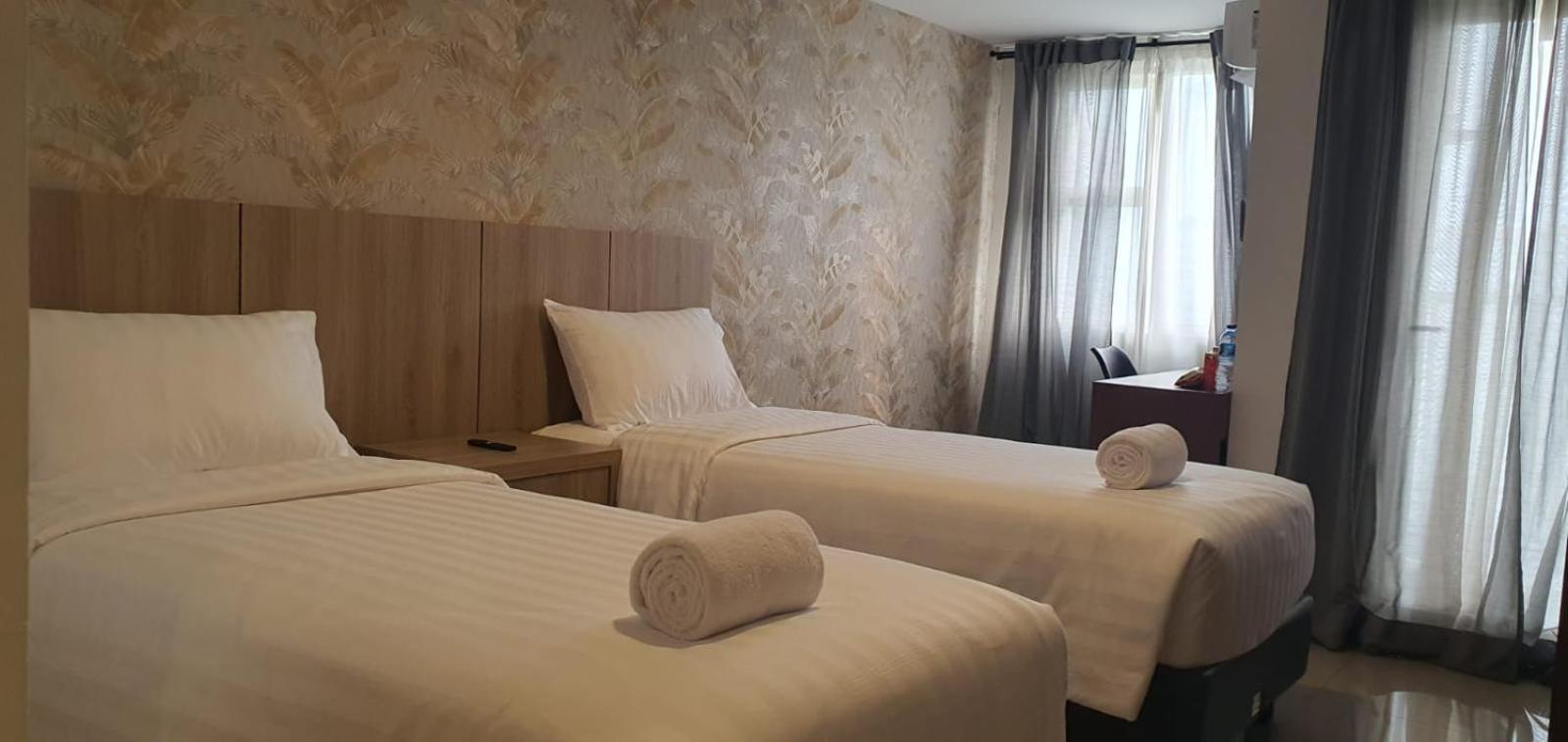 Nemuru Hotel Ciputat Pondokcabe Hilir Bagian luar foto